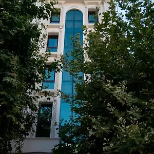 Bueyuek Hamit ** Istambul